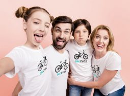 בגדים תואמים למשפחה – חולצות משפחתיות אופניים