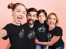 בגדים תואמים למשפחה – חולצות משפחתיות אופניים